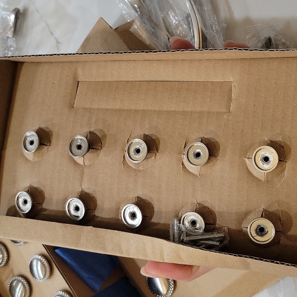 Brushed nickle cabinet knobs - Picture 3 of 6
